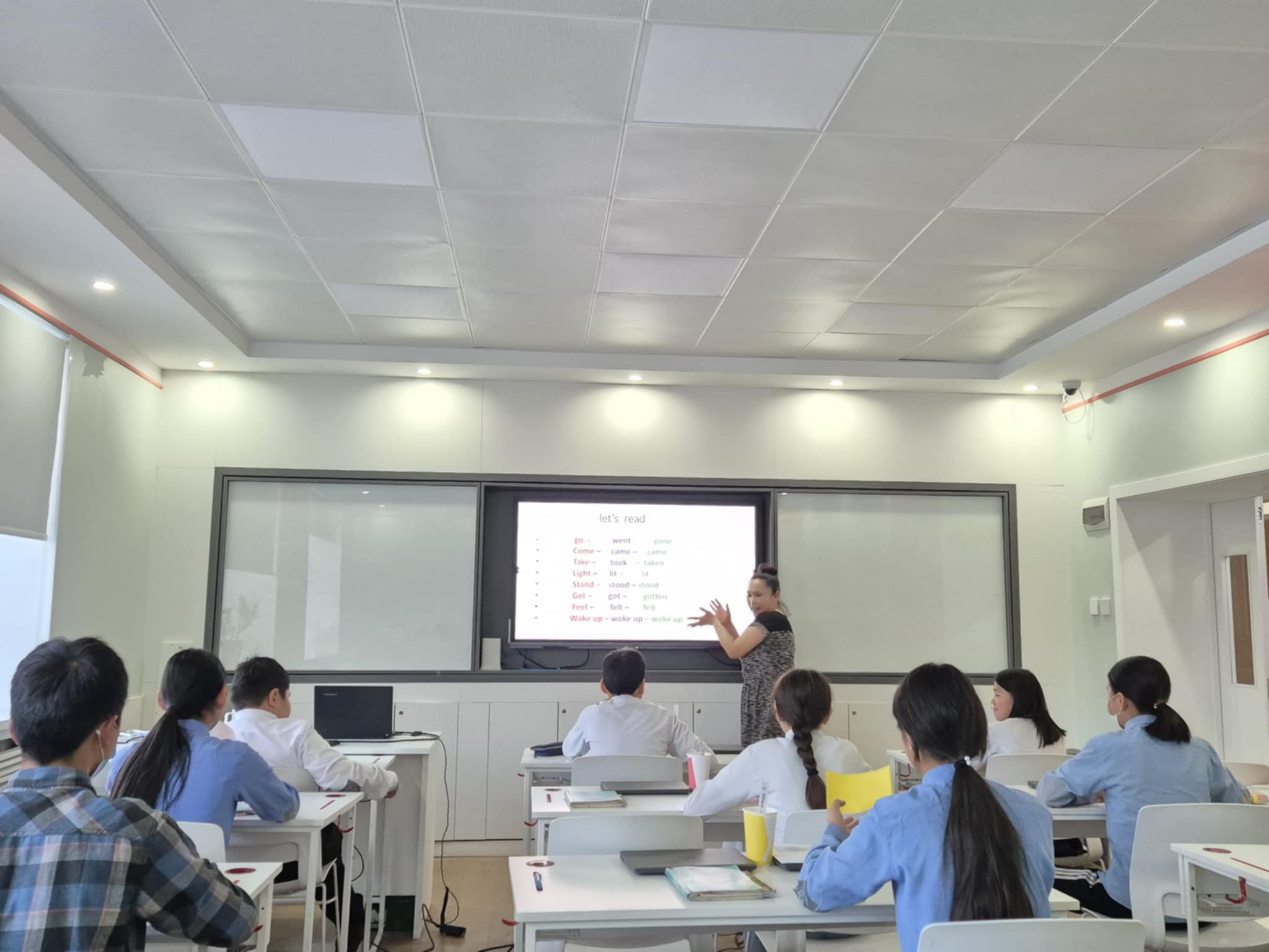 Сургалтад оновчтой аргыг сонгон хичээлийг удирдан зохион явуулах , шинэ технологи, арга зүйг нэвтрүүлэх, сайн туршлагыг түгээн дэлгэрүүлэх , харилцан туршлага солилцох  зорилгоор зохион байгуулагдсан  “ШИЛДЭГ АРГА ЗҮЙТЭЙ БАГШ"  уралдаан амжилттай боллоо.